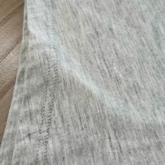 Disney Minnie Mouse Boxy T-Shirt Women's Size XL - Minnie Distressed Graphic - Picture 9 of 15